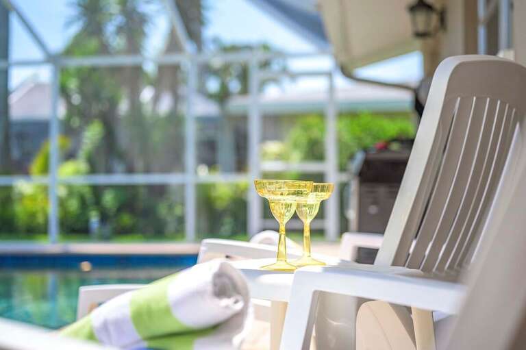 It`s 5 o`clock Somewhere.